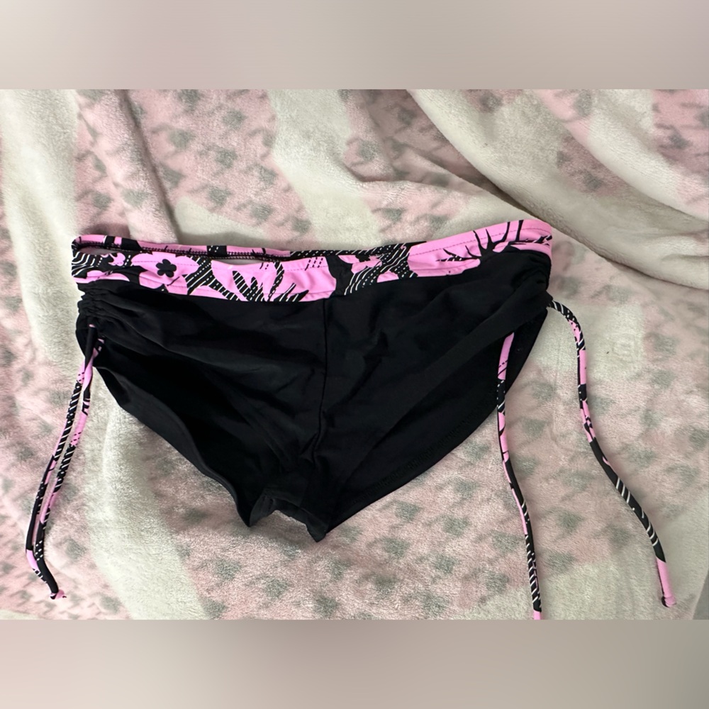 Bikini bottoms